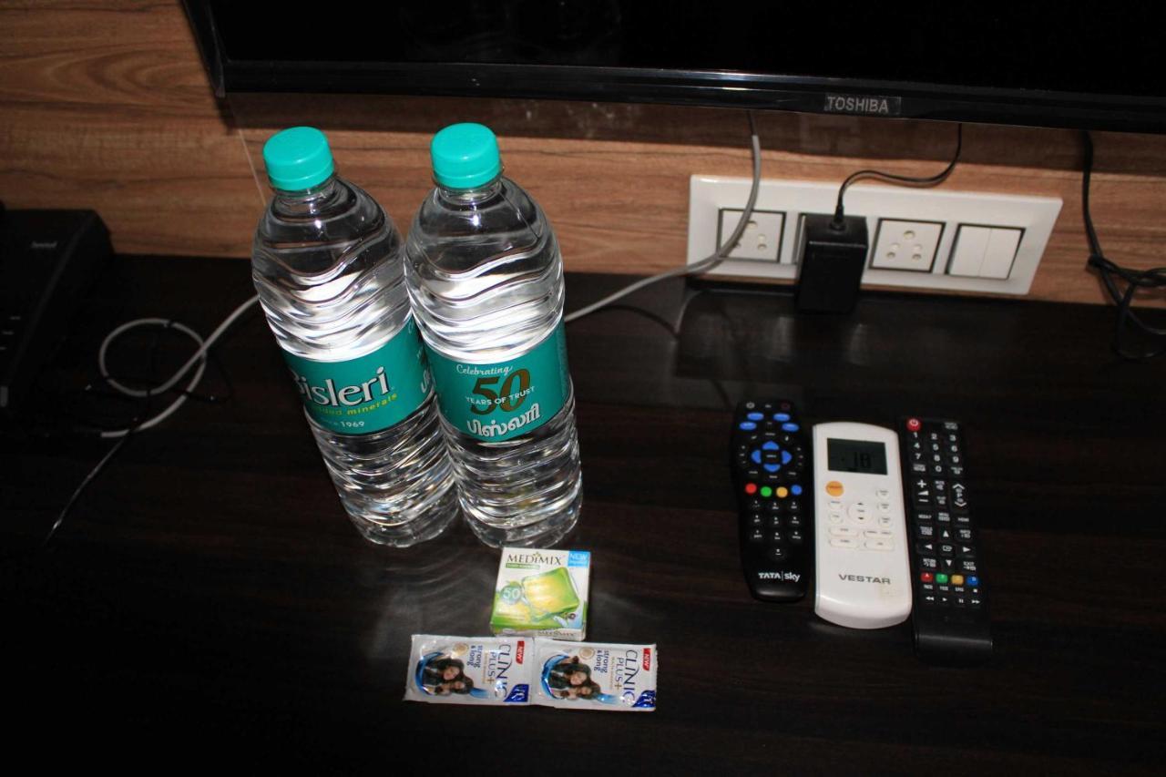 Hotel Adhi Residency - Cleanliness & Friendliness Room Vl Vardharaja Temple Kancheepuram Exteriör bild
