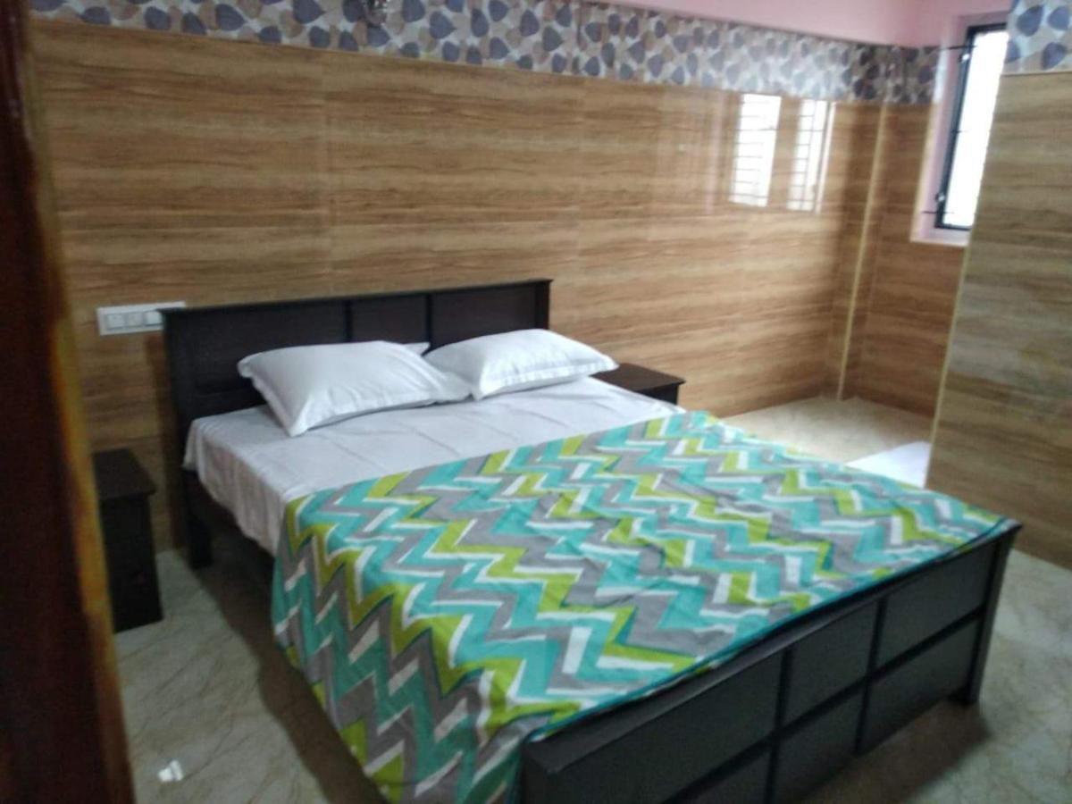 Hotel Adhi Residency - Cleanliness & Friendliness Room Vl Vardharaja Temple Kancheepuram Exteriör bild