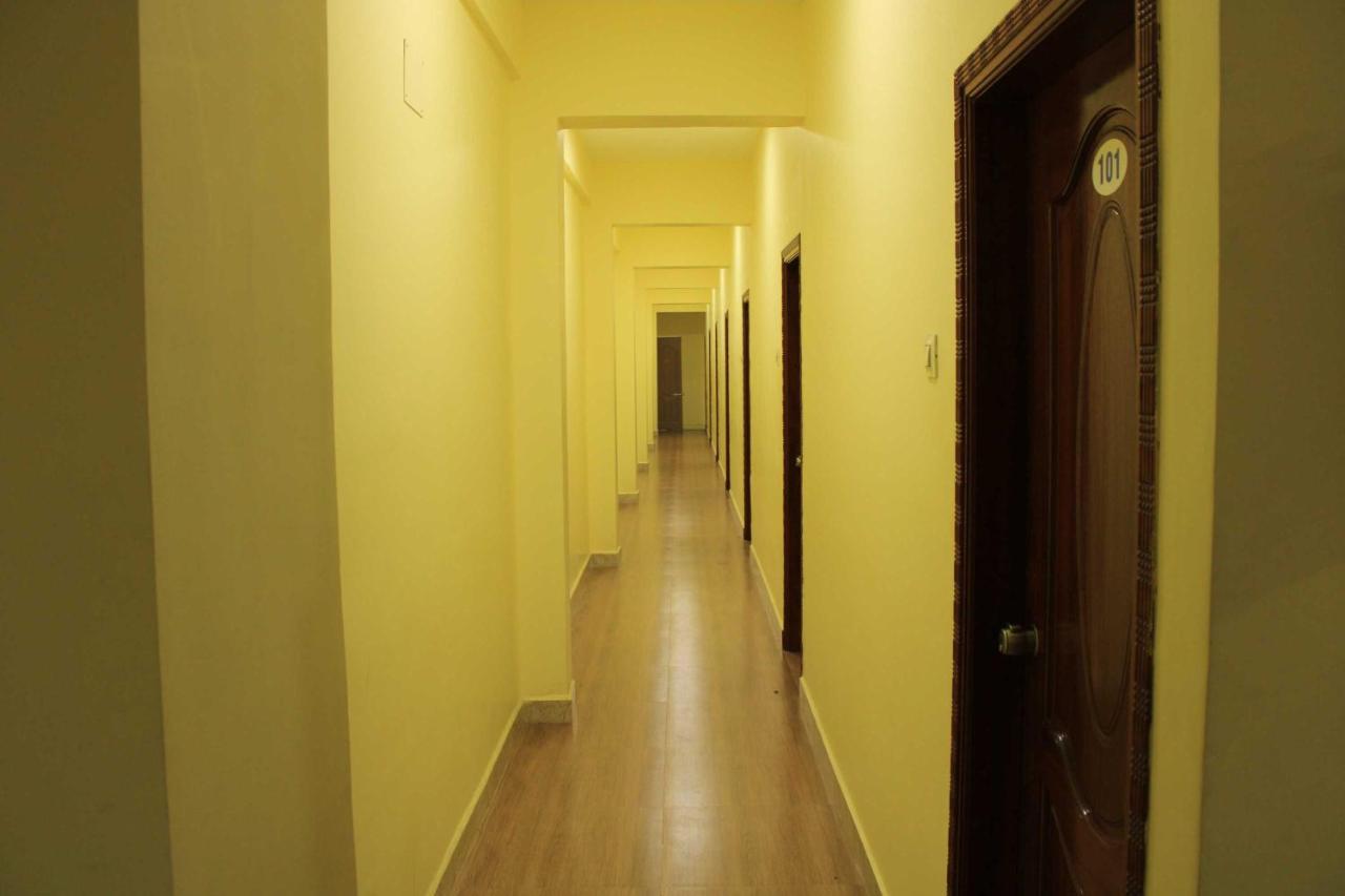 Hotel Adhi Residency - Cleanliness & Friendliness Room Vl Vardharaja Temple Kancheepuram Exteriör bild